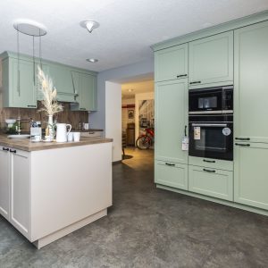 E32 Concept Bristol Echtholz – Kashmir und Pastellgrün