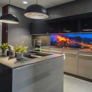 Koje 4 Leicht Largo FG Hochglanz mit Glasarbeitsplatte